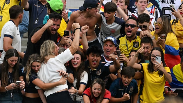 Ecuador-Trainer Sebastian Beccacece feierte den Führungstreffer seines Teams.