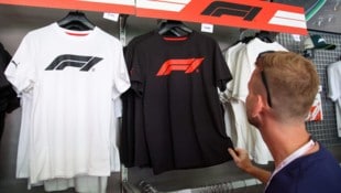 Das Formel-1-Leiberl gibt es im „Store“ bereits um 40 Euro.