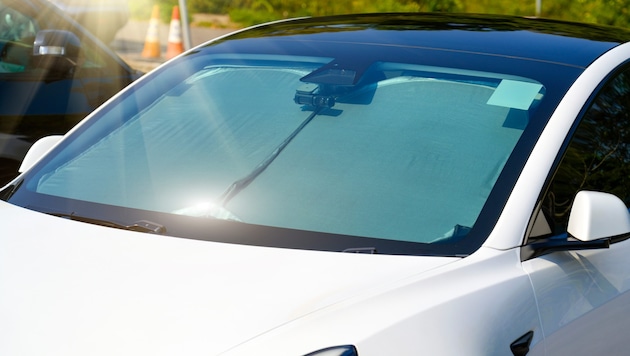 Das Kind wurde von einem Elternteil im Auto vergessen. (Symbolbild)