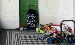In U-Bahn-Stationen suchen Obdachlose Schutz vor der Hitze.