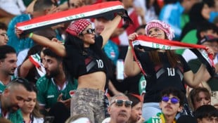 Irakische Fans im Stadion von Toronto gegen den Senegal. 