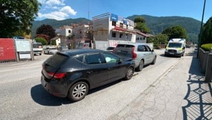 An den beteiligten Fahrzeugen entstand beträchtlicher Schaden. 