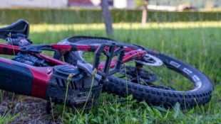 Der Radfahrer wurde tödlich verletzt. (Symbolbild)