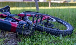 Der Radfahrer wurde tödlich verletzt. (Symbolbild)