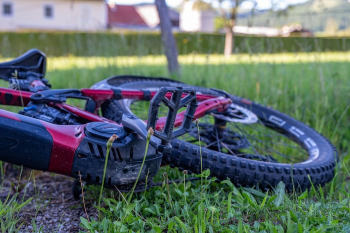 Der Radfahrer wurde tödlich verletzt. (Symbolbild)