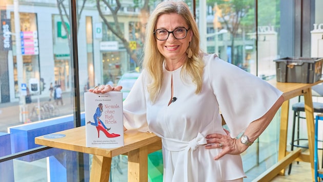 Gerade erst präsentierte Christa Kummer ihr neues Buch „Niemals ohne High Heels“.