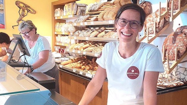 Katharina Prattes im Verkaufsraum der Bäckerei Rothwangl.