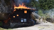 Zahlreiche Einsatzkräfte waren beim Brandgeschehen vor Ort.