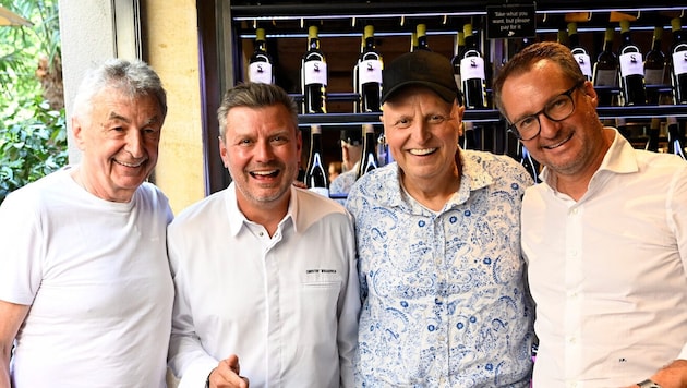 Johann Lafer (3. v. l.) mit Kochkollegen Hans Haas, Christof Widakovich, Jürgen Kleinhappl bei ...