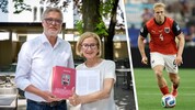 Während Xaver Schlager dem runden Leder nachjagt, leitet Vater Uwe Schlager – hier mit ...