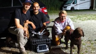 Marcel Mürner (li.), Florian Tschida (re.) und Gerit Schuh-Stoss mit „Cookie“ – vor allem das ...
