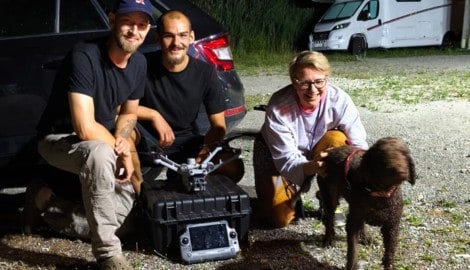Marcel Mürner (li.), Florian Tschida (re.) und Gerit Schuh-Stoss mit „Cookie“ – vor allem das ...