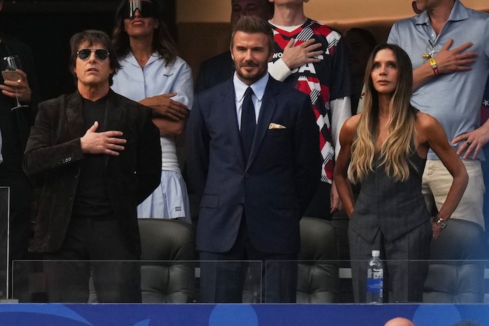 Victoria Beckham soll unterdessen ständig versuchen, Tom Cruise mit einer „hübschen, jungen ...