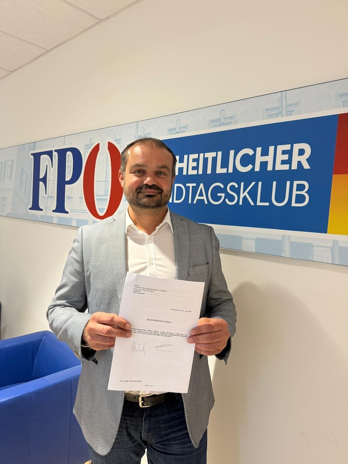 Für Markus Wiesler (r.) braucht es „Vertrauensschutz statt Fanclub-Zwang“. Die FPÖ fordert dazu ...