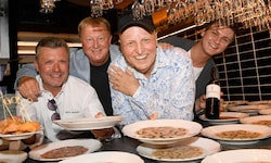 Gastgeber in München: Christof Widakovich, Franz Grossauer, Johann Lafer und Restaurantchef ...