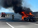 Der Pkw wurde ein Raub der Flammen.