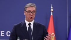 Serbiens Präsident Aleksandar Vucic hat am Samstag seinen Rücktritt und Neuwahlen angekündigt.
