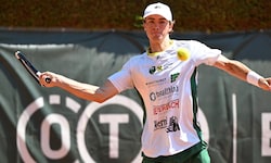 Lukas Neumayer schlug Davis Cup-Kollege Juri Rodionov in zwei Sätzen.