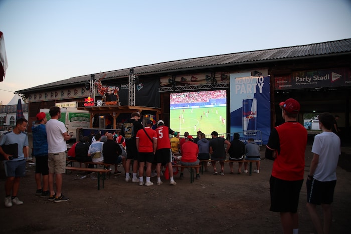 König Fußball regierte am Ring.