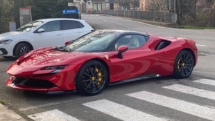 Mit einem Ferrari SF90 Stradale war der Verdächtige unterwegs (Symbolbild).