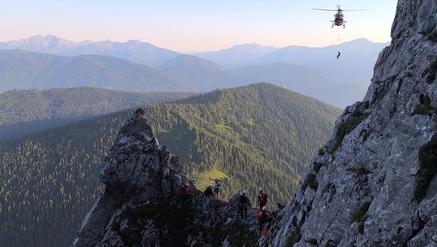 Mehrere Hubschrauber standen bei einer spektakulären Bergung in den Nordalpen im Einsatz.