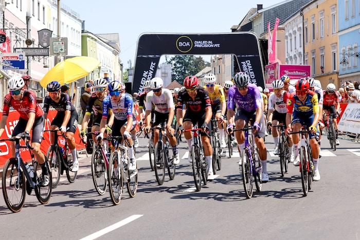 Das „Team Vorarlberg“ schlug sich auch in dem mit zahlreichen World-Tour-Profis gespickten Feld ...