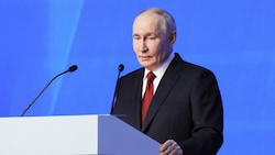 Russlands Präsident Wladimir Putin hat am Sonntag bei einem Kongress seiner Partei Probleme im ...