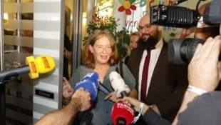 Bleibt stärkste Kraft: Nach ihrem Wahltriumph trat Elke Kahr gut gelaunt vor die Medien.