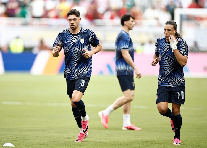 Federico Valverde (li.) und Uruguay verabschiedeten sich schon in der Gruppenphase.