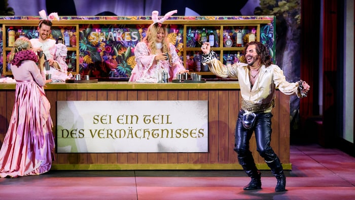 „Something rotten“ in Bad Hersfeld – Riccardo Greco, er war in Linz mehrfach engagiert, spielt ...