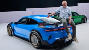 Der Manthey-Flügel ist verstellbar. In Track-Stellung verdeckt er die dritte Bremsleuchte und ...