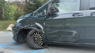 Beide Fahrzeuge wurden schwer beschädigt.