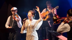 Die Sängerin Clara Montocchio wandelt mit dem Klezmore Orchestra zwischen neuer und alter Welt.
