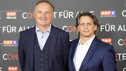 Oliver Böhm (rechts neben ORF-Enterprise-Prokurist Heinz Mosser) gehörte zu den Gagenkaisern im ...