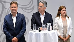 René Apfelknab (FPÖ), Kurt Hohensinner (ÖVP) und Doris Kampus (SPÖ) nach der geschlagenen ...