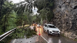 Im Alpbachtal stürzten Bäume auf die Landesstraße.