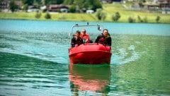 Auch die Wasserretung rückte aus.