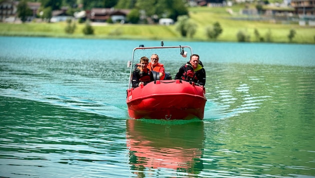 Auch die Wasserretung rückte aus.