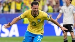 Brasilien bejubelte einen 2:1-Sieg in letzter Minute über Japan