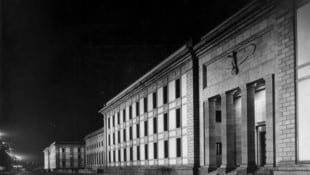 Die Neue Reichskanzlei in der Voßstraße in Berlin-Mitte – der darunterliegende Bunker  soll nun ...