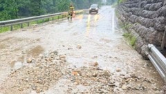 Spuren des Unwetters auf der L270 bei Lend