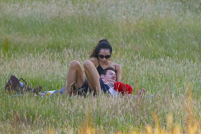 So sehen Menschen aus, die ihr großes Glück gefunden haben: Harry Styles und Zoë Kravitz zeigen ...