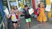 Für viele Schülerinnen und Schüler ist die Zeugnisverteilung ein Grund zur Freude. Doch wenn es ...