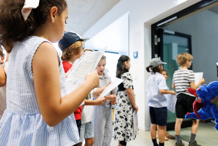 Kurz vor der Zeugnisverteilung leiden Schüler derzeit unter extremer Hitze in den ...