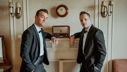 Nils Strunk (li.) und Lukas Schrenk deuten seit Jahren erfolgreich klassische Stoffe neu.