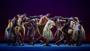 Teil des Programmes: „within the golden hour“ des Ashton-Schülers Christopher Wheeldon. 