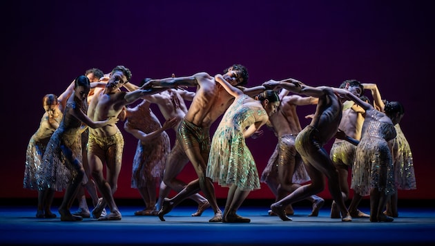 Teil des Programmes: „within the golden hour“ des Ashton-Schülers Christopher Wheeldon.
