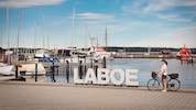 Kurzer Stopp im Hafen von Laboe – wo es auch köstliche Fischbrötchen gibt.