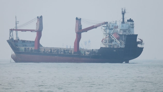 Irans Regierung hat angekündigt, die Minen in der Straße von Hormuz (Bild) alleine räumen zu ...