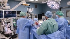 Aktuell kommen vor allem Berichte aus den Kliniken Donaustadt und Ottakring, wo bereits Geräte ...